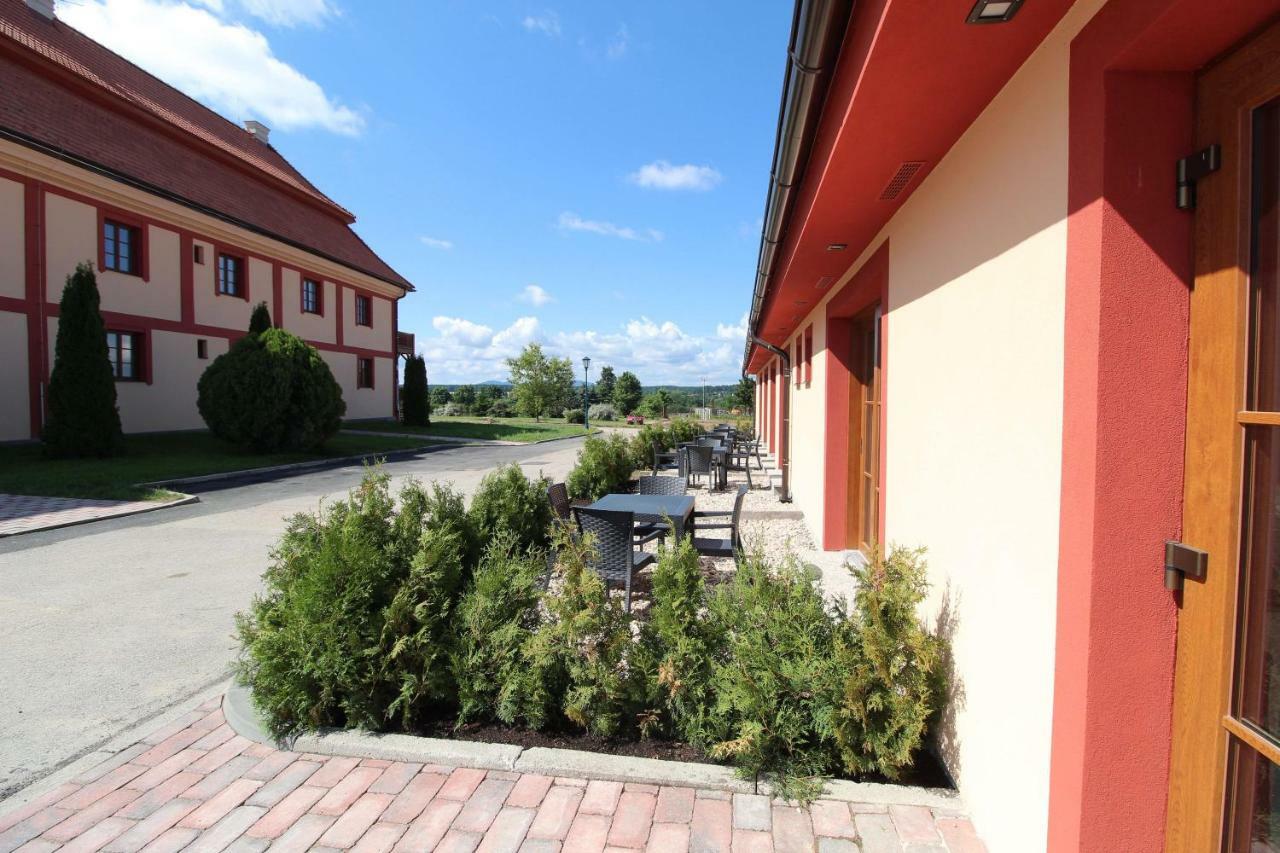 Residence Safari Resort - Bison Lodge Borovany  Exterior photo
